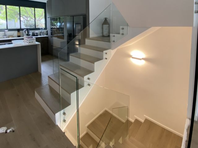 Barana de vidre amb Buttons