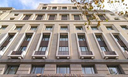 Glass facade of the Hotel Mandarin Oriental