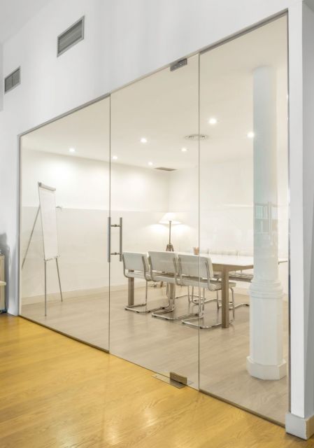 Parets de vidre per a oficines