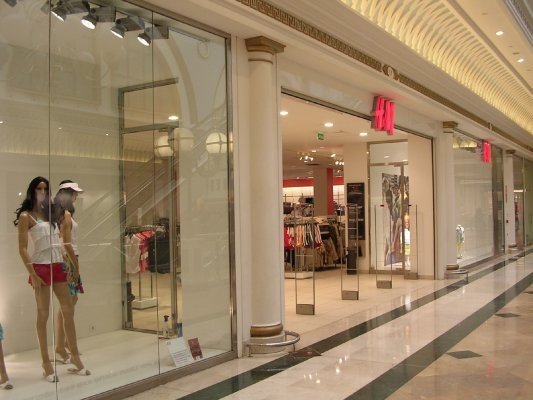 Escaparate de Cristal en la Tienda H&M de Gran Via 2