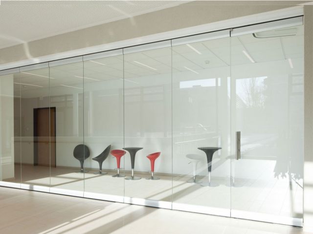 Muros de cristal plegables