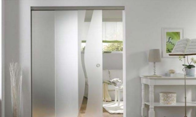 Decorative screen-printed glass for interior door
